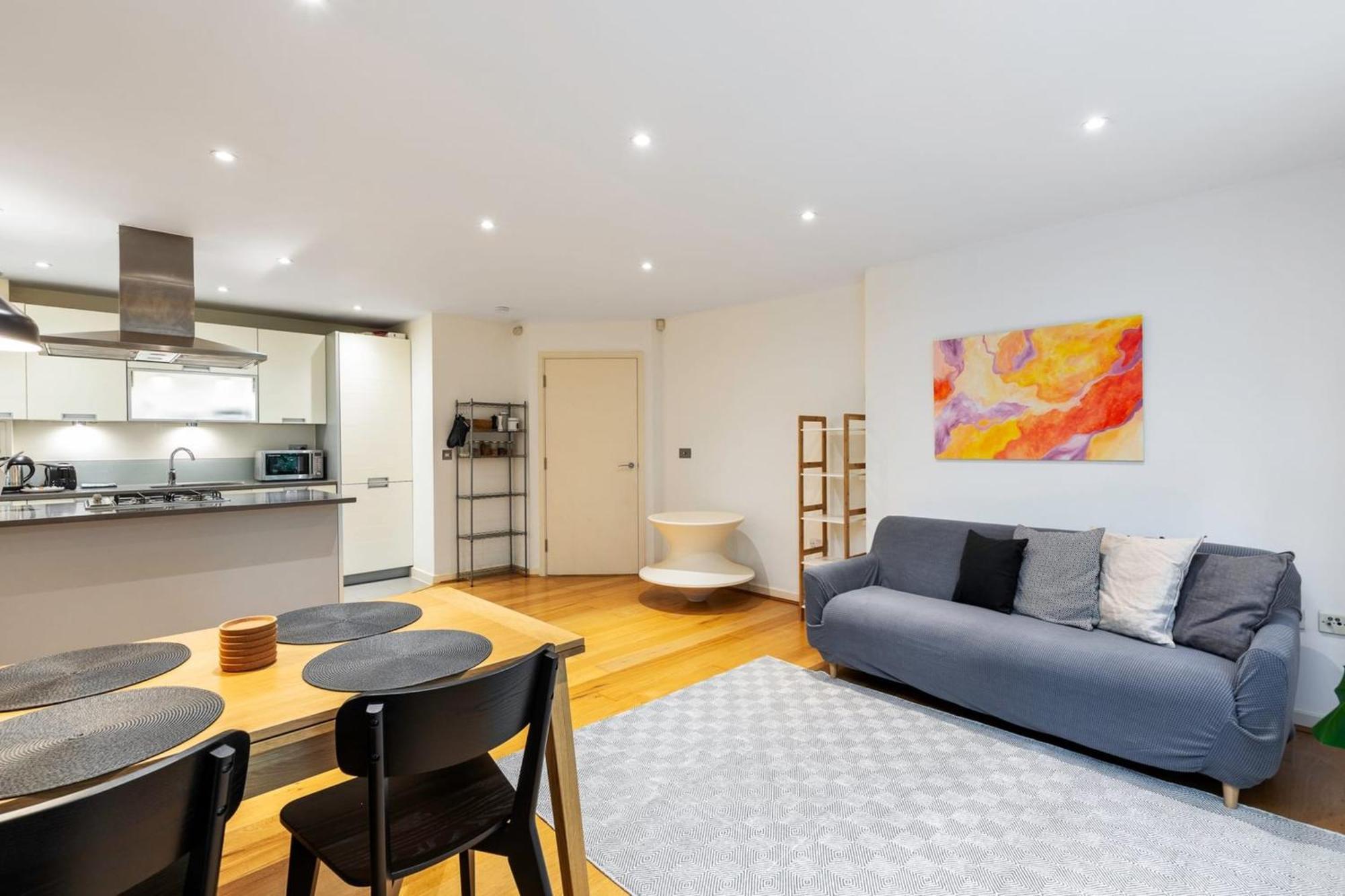 2-bed 2-bath In Old Street * Londen