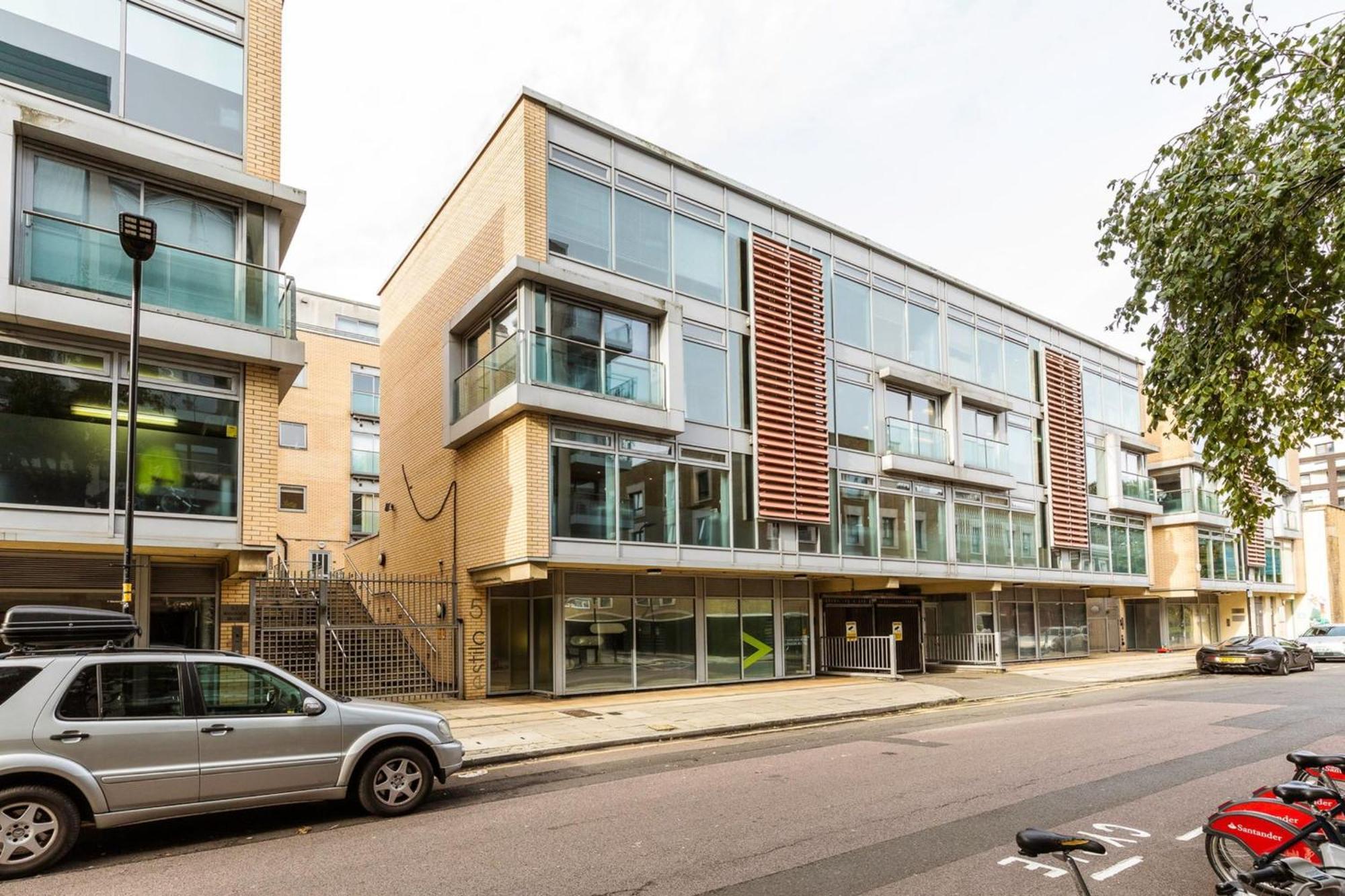 2-bed 2-bath In Old Street * Londen
